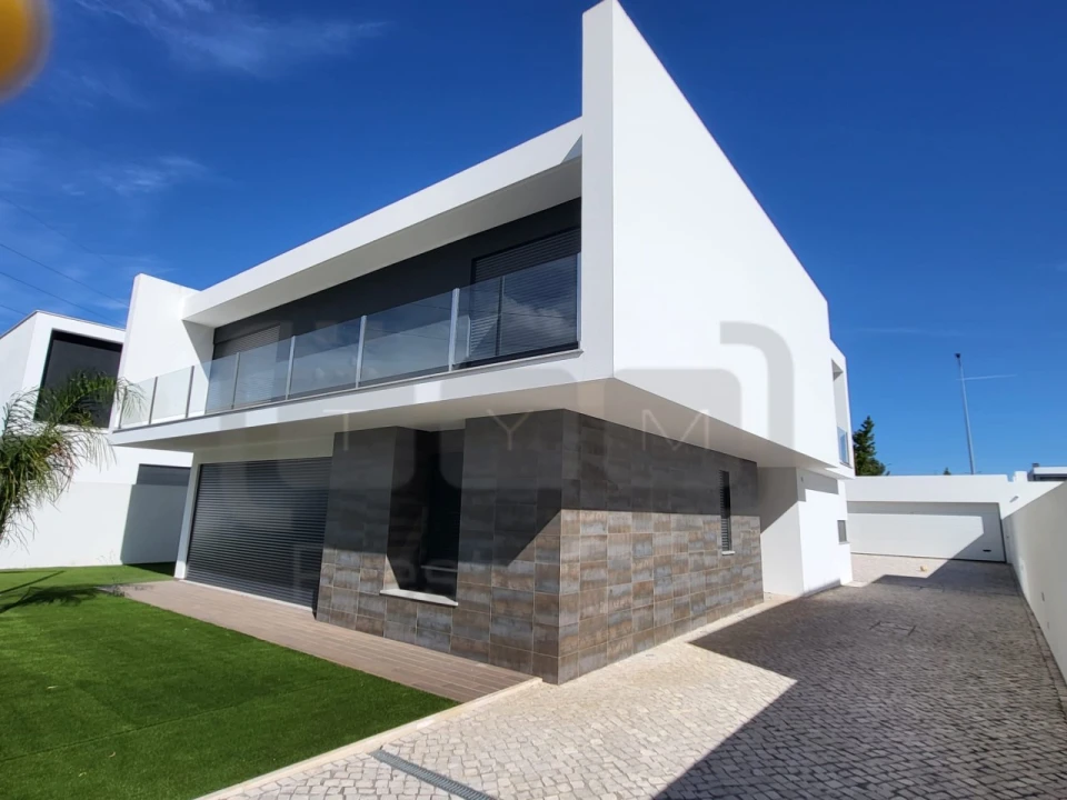 Moradia T5 para Venda em Nossa Sra de Fatima Foto 2