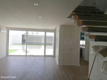 Moradia T5 para Venda em Nossa Sra de Fatima