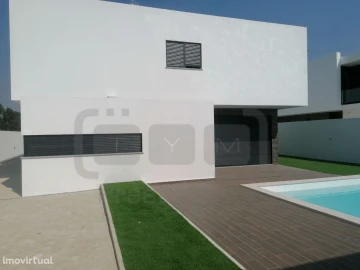 Moradia T5 para Venda em Nossa Sra de Fatima