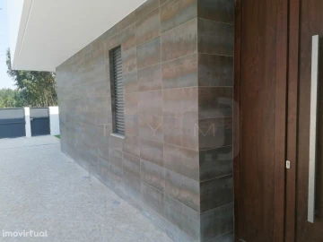 Moradia T5 para Venda em Nossa Sra de Fatima