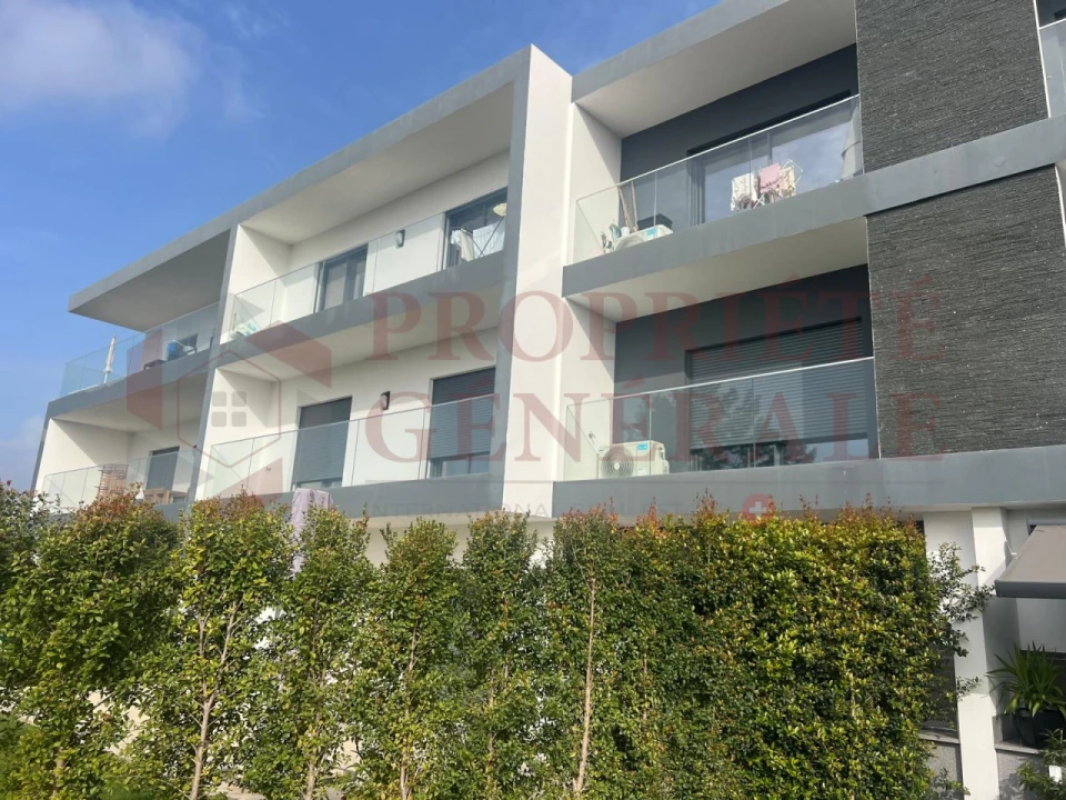 Apartamento T2 para Venda em Ferreiras Foto 1