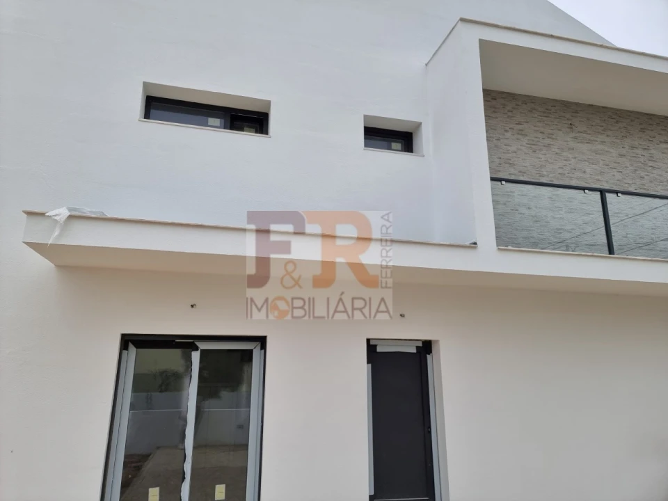 Moradia T3 para Venda em Fernao Ferro Foto 10