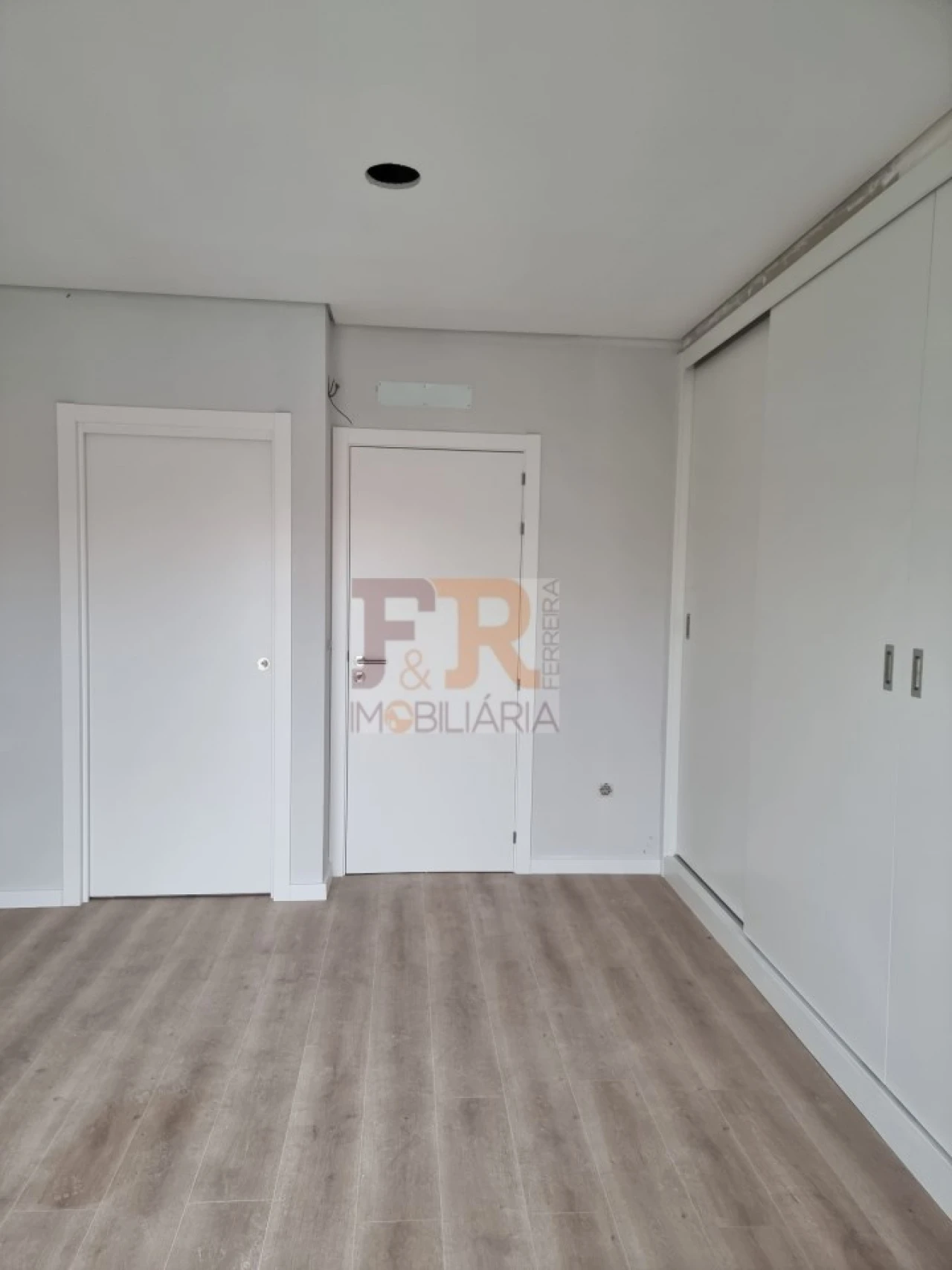 Moradia T3 para Venda em Fernao Ferro Foto 32