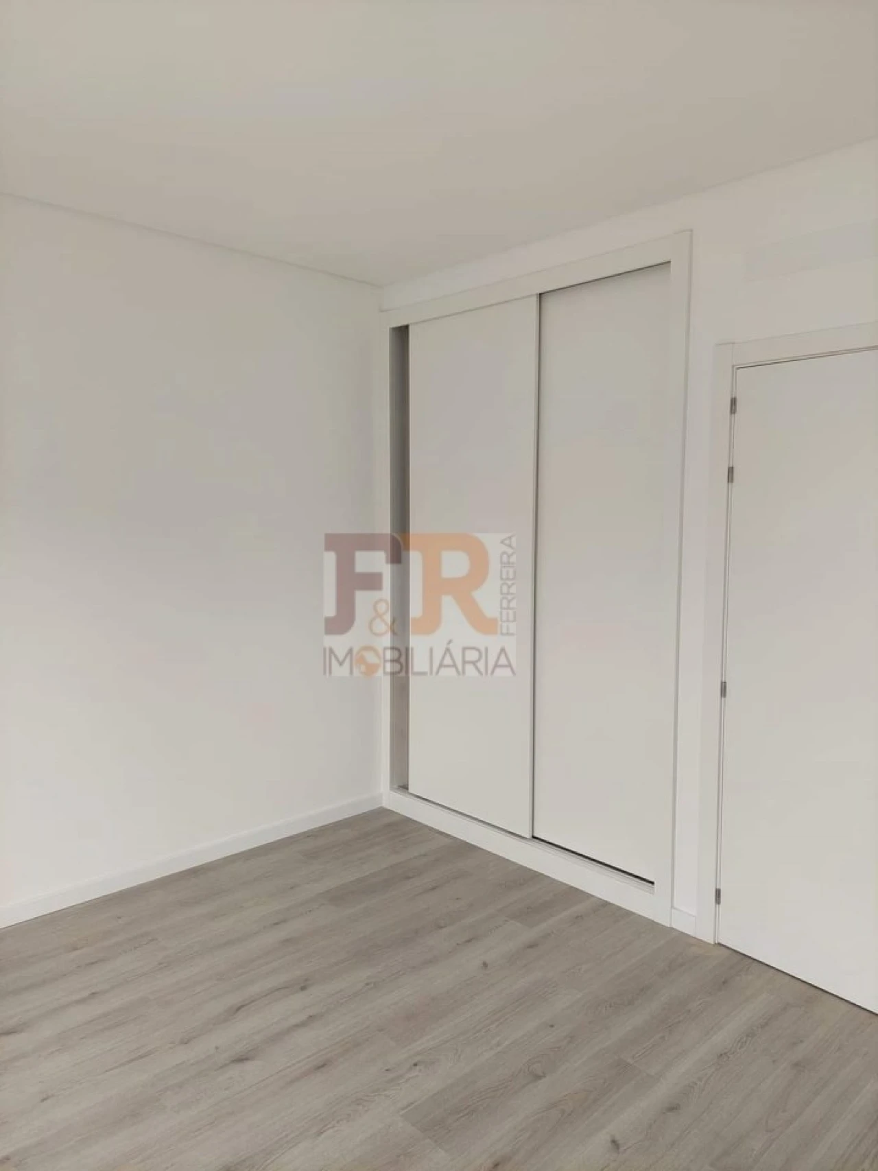 Moradia T3 para Venda em Fernao Ferro Foto 34