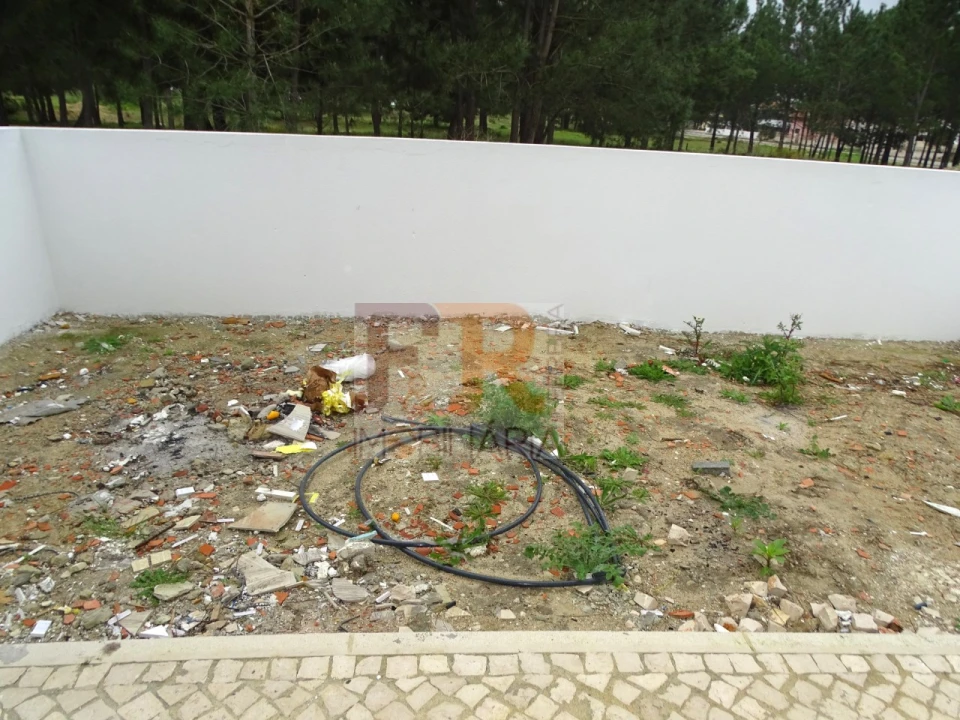 Moradia T3 para Venda em Fernao Ferro Foto 56