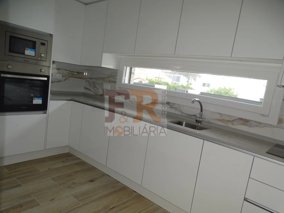 Moradia T3 para Venda em Fernao Ferro Foto 17