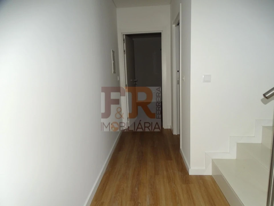 Moradia T3 para Venda em Fernao Ferro Foto 41