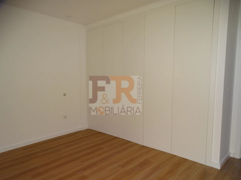 Moradia T3 para Venda em Fernao Ferro Foto 46