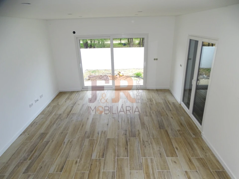Moradia T3 para Venda em Fernao Ferro Foto 55
