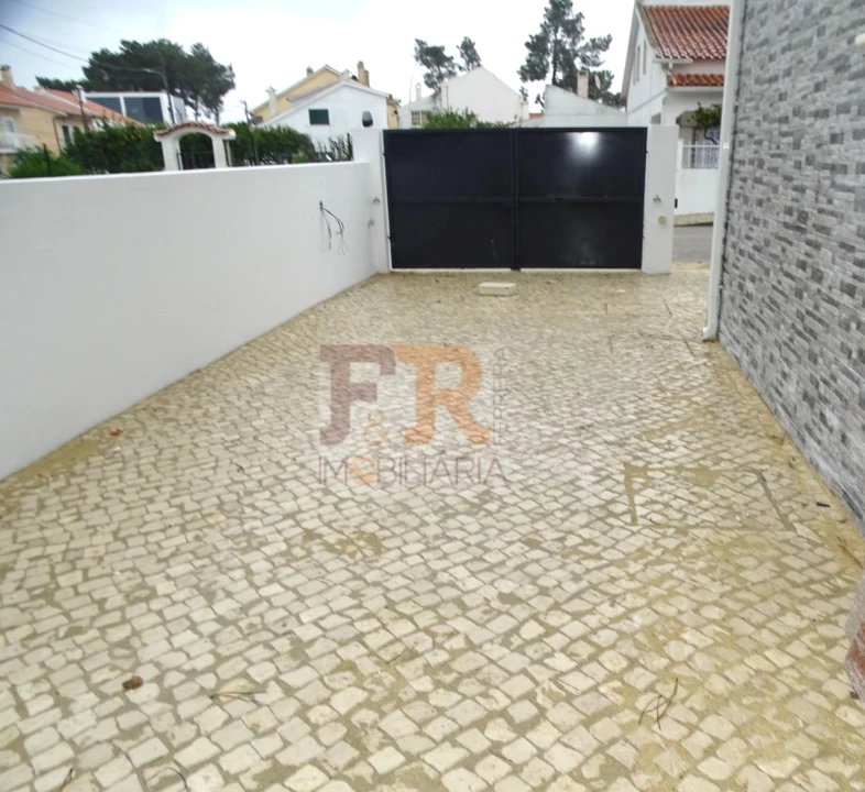Moradia T3 para Venda em Fernao Ferro Foto 5