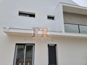 Moradia T3 para Venda em Fernao Ferro