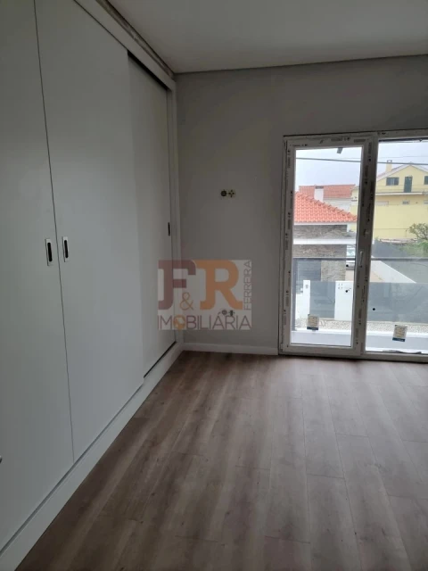 Moradia T3 para Venda em Fernao Ferro
