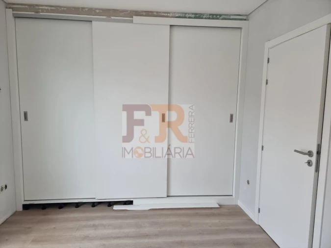 Moradia T3 para Venda em Fernao Ferro Foto 23