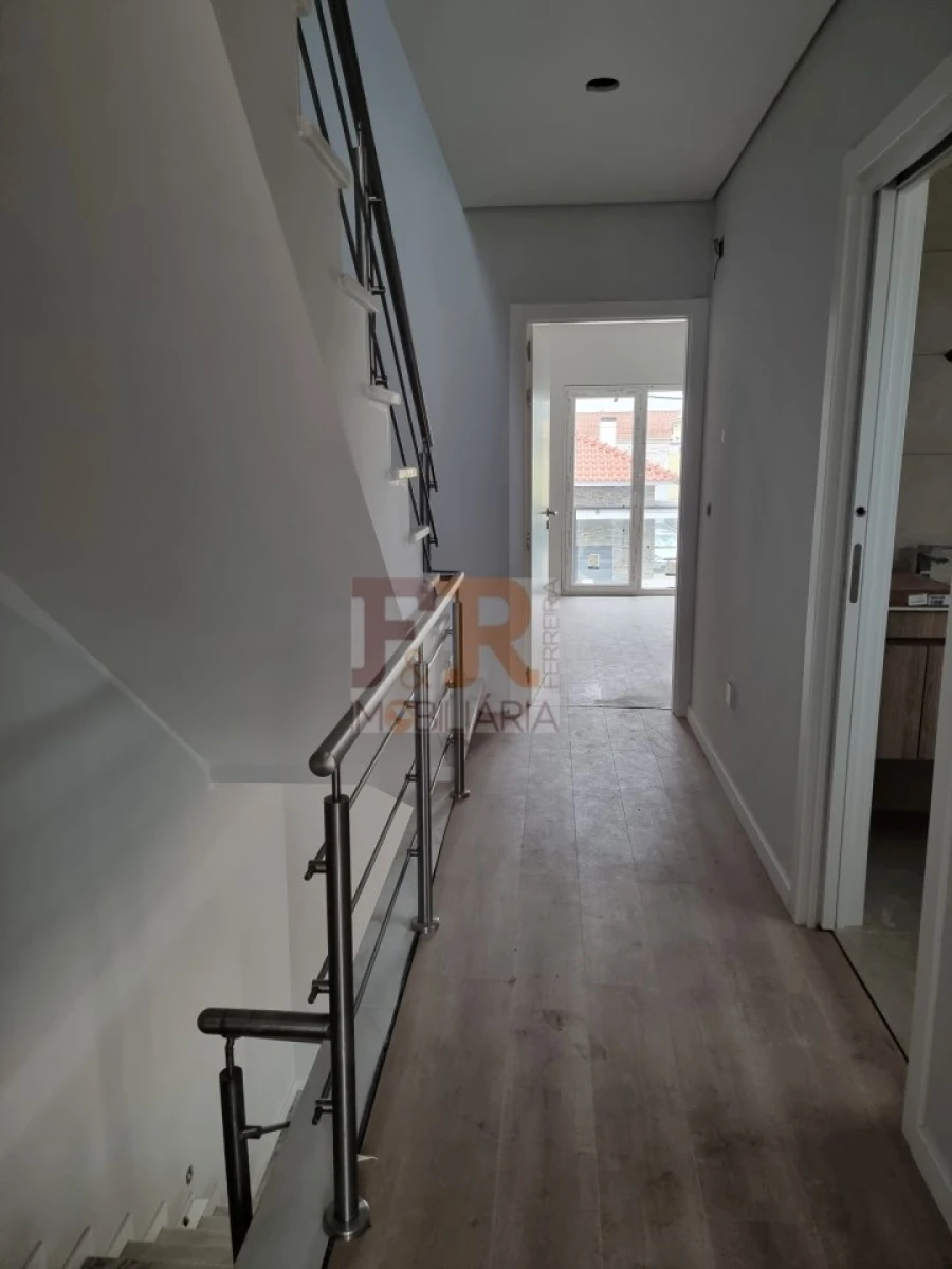 Moradia T3 para Venda em Fernao Ferro Foto 21