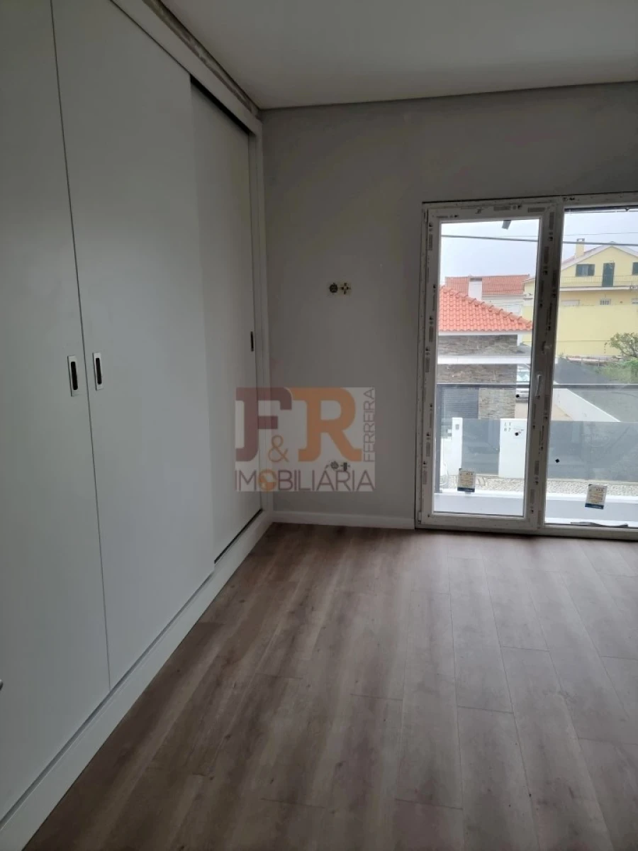 Moradia T3 para Venda em Fernao Ferro Foto 33