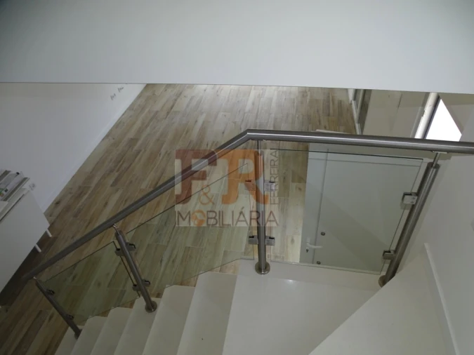 Moradia T3 para Venda em Fernao Ferro Foto 53