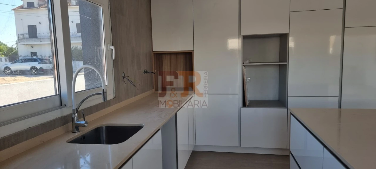 Moradia T4 para Venda em Fernao Ferro Foto 3