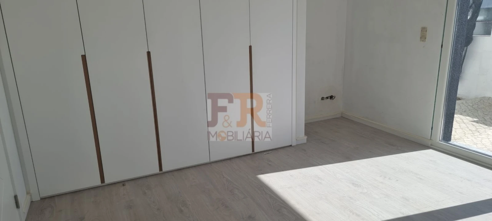 Moradia T4 para Venda em Fernao Ferro Foto 6