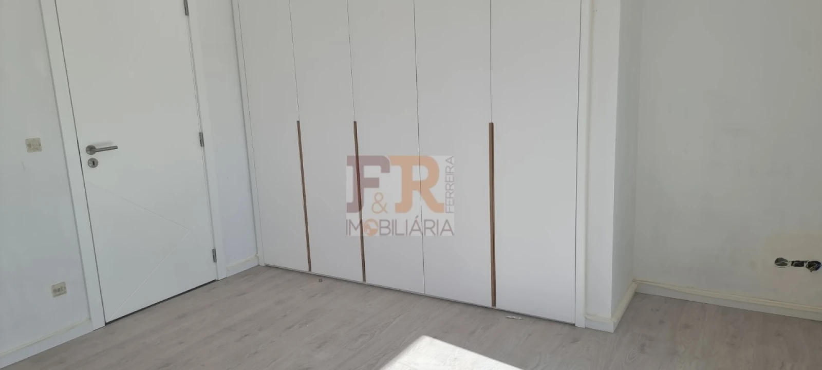 Moradia T4 para Venda em Fernao Ferro Foto 7