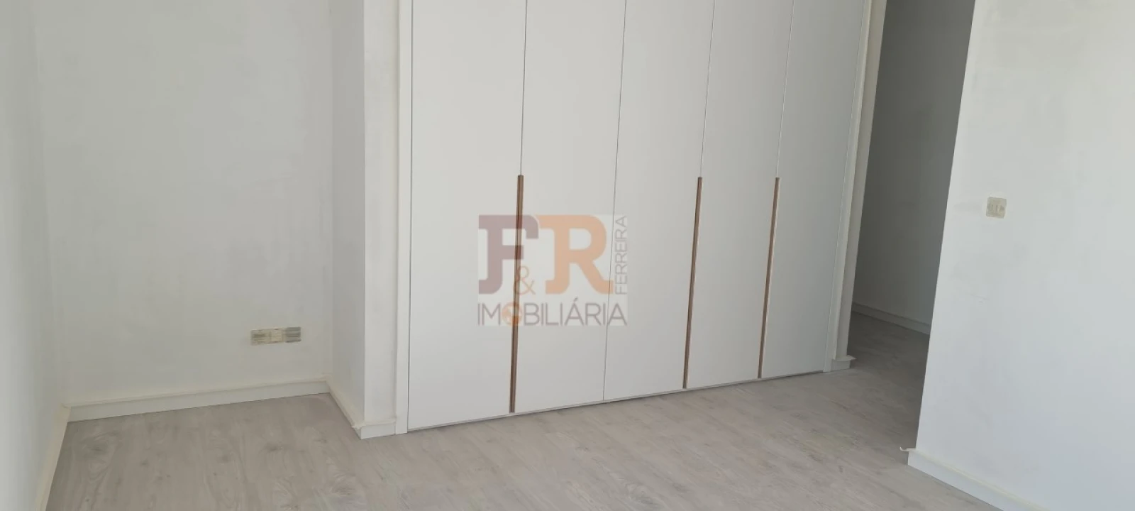 Moradia T4 para Venda em Fernao Ferro Foto 13