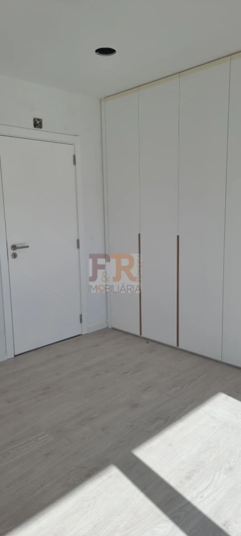 Moradia T4 para Venda em Fernao Ferro