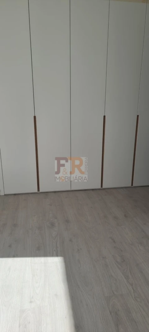 Moradia T4 para Venda em Fernao Ferro