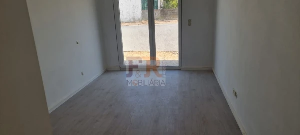 Moradia T4 para Venda em Fernao Ferro