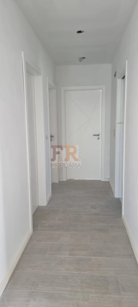 Moradia T4 para Venda em Fernao Ferro