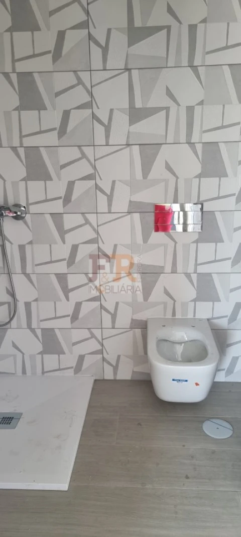 Moradia T4 para Venda em Fernao Ferro