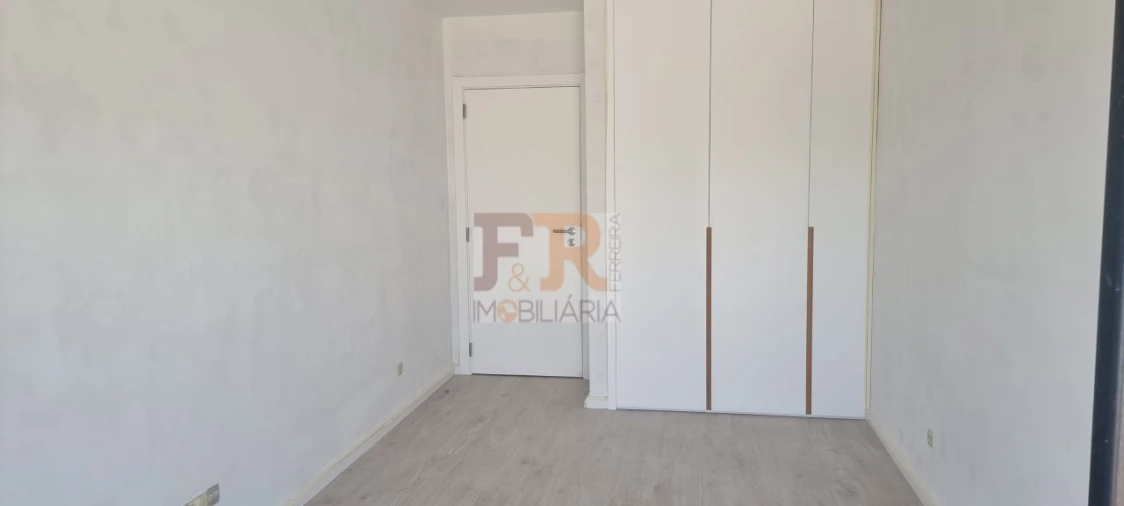 Moradia T4 para Venda em Fernao Ferro Foto 21