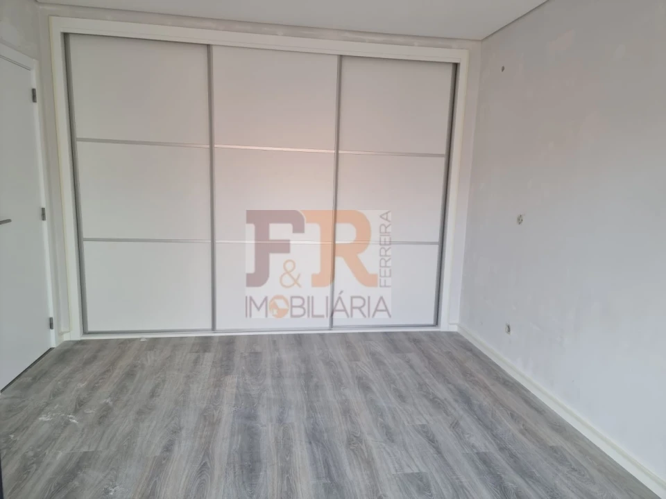 Moradia T3 para Venda em Sesimbra (Castelo) Foto 3