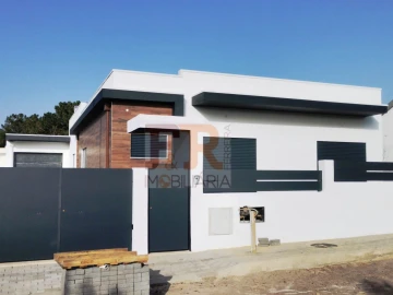 Moradia T3 para Venda em Fernao Ferro