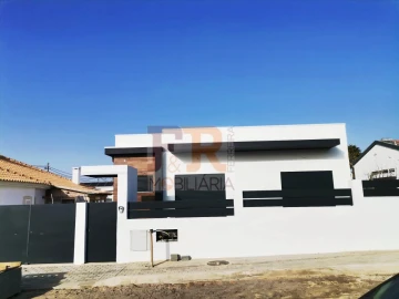 Moradia T3 para Venda em Fernao Ferro