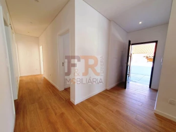 Moradia T3 para Venda em Fernao Ferro