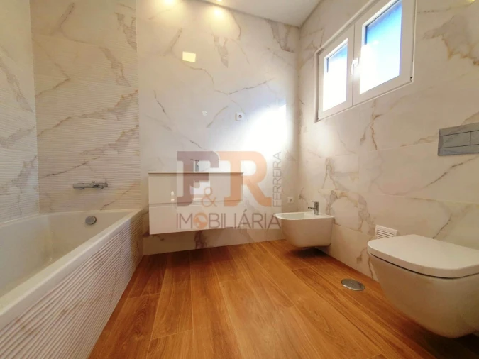 Moradia T3 para Venda em Fernao Ferro Foto 26