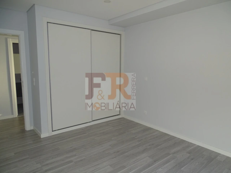 Moradia T4 para Venda em Fernao Ferro Foto 15