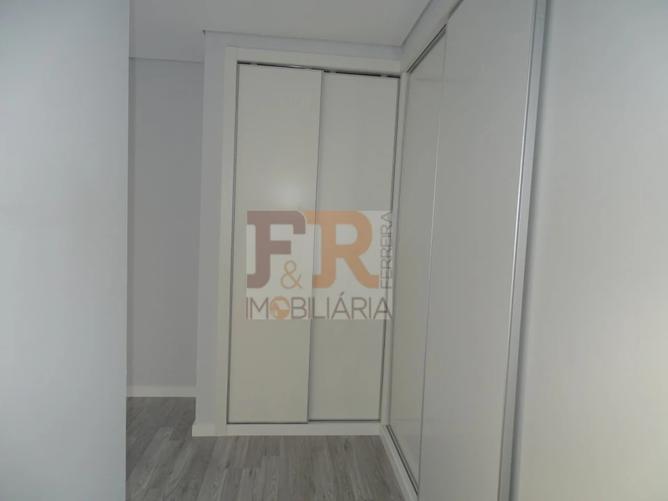 Moradia T4 para Venda em Fernao Ferro Foto 24