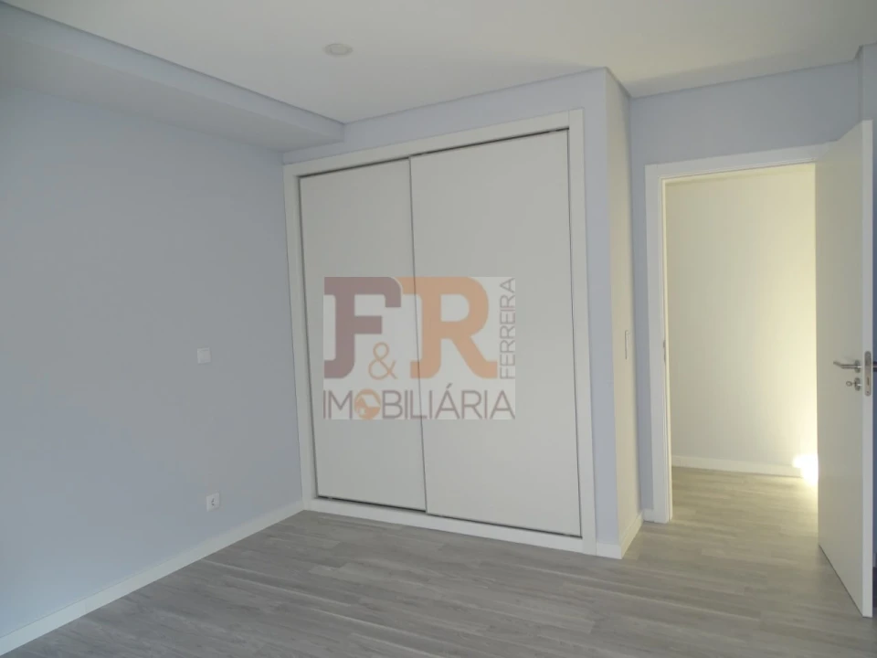 Moradia T4 para Venda em Fernao Ferro Foto 25