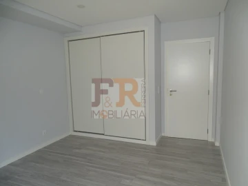 Moradia T4 para Venda em Fernao Ferro