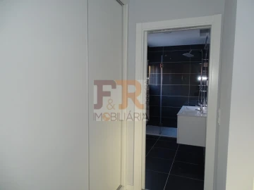 Moradia T4 para Venda em Fernao Ferro