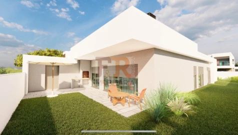 Moradia T4 para Venda em Fernao Ferro
