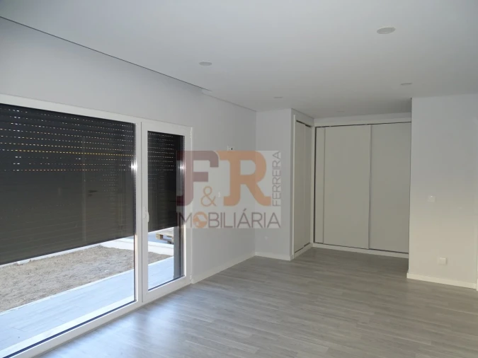 Moradia T4 para Venda em Fernao Ferro Foto 19