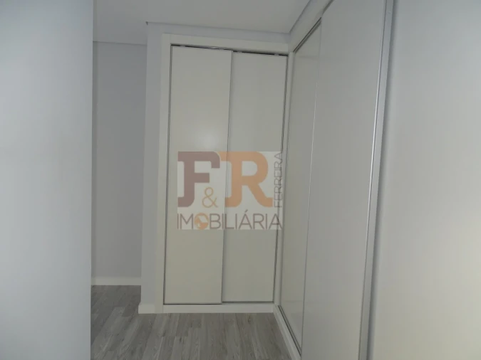 Moradia T4 para Venda em Fernao Ferro Foto 24