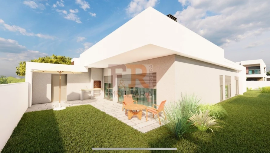 Moradia T4 para Venda em Fernao Ferro Foto 2