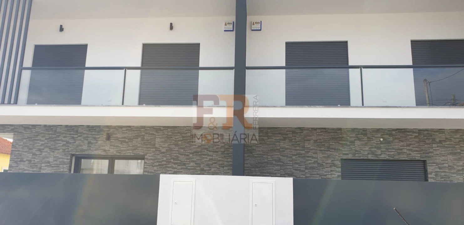 Moradia T3 para Venda em Fernao Ferro Foto 4