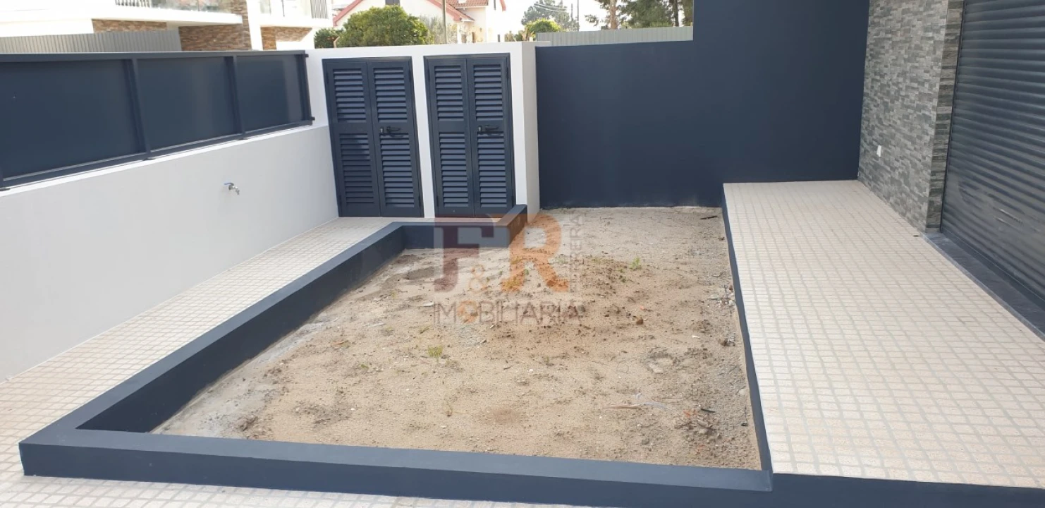 Moradia T3 para Venda em Fernao Ferro Foto 6