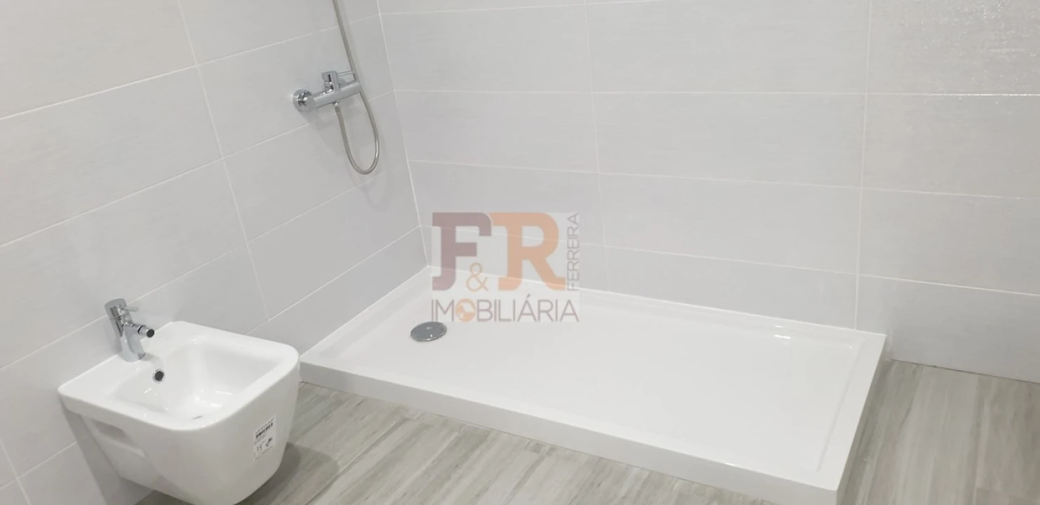 Moradia T3 para Venda em Fernao Ferro Foto 21