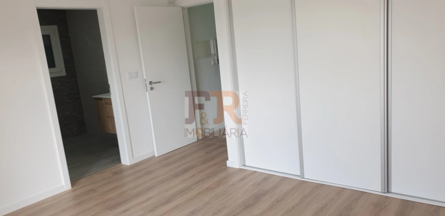 Moradia T3 para Venda em Fernao Ferro Foto 28