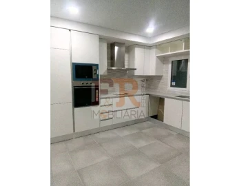 Moradia T3 para Venda em Fernao Ferro