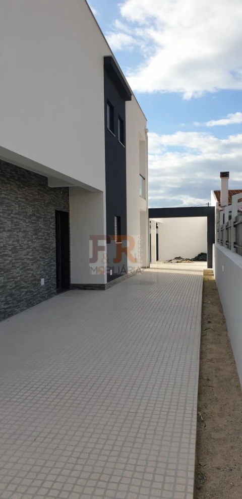 Moradia T3 para Venda em Fernao Ferro